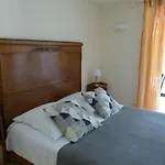 Thebaide D'hotes Bed and Breakfast Laudun
